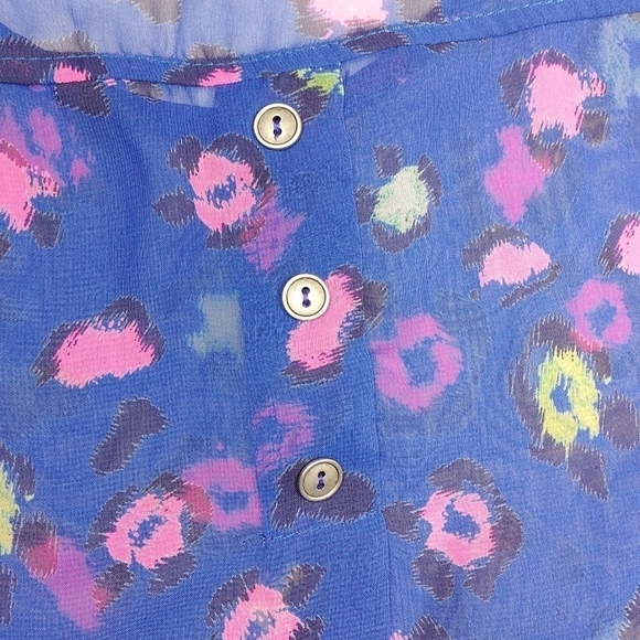 Chris & Carol women's animal print, medium sized, sheer sleeveless top - Picture 7 of 10